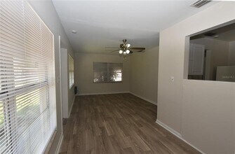 10001 N 22nd St in Tampa, FL - Building Photo - Building Photo