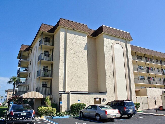 4105 Ocean Beach Blvd in Cocoa Beach, FL - Building Photo - Building Photo