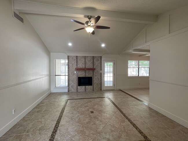 8906 Pineridge Dr in Austin, TX - Building Photo - Building Photo