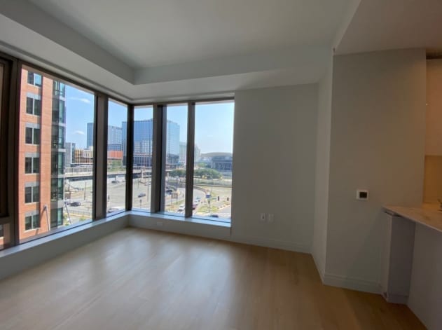 135 Seaport Blvd, Unit 708 in Boston, MA - Foto de edificio - Building Photo