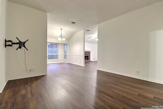 8534 Timber Lodge in San Antonio, TX - Building Photo - Building Photo