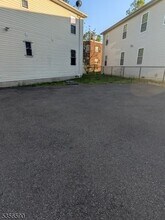 387 18th Ave, Unit 1 in Newark, NJ - Foto de edificio - Building Photo