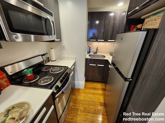 253 Newbury St in Boston, MA - Building Photo - Building Photo