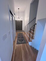 44 Marla Cir in Newton, MA - Building Photo