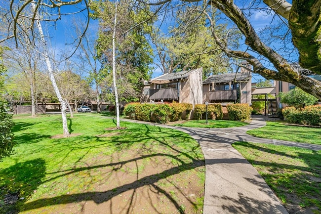 property at 879 Woodside Ln E