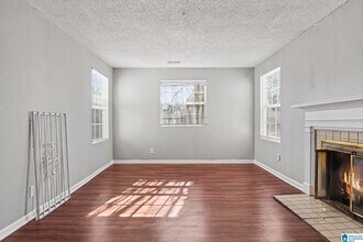 1872 Princeton Ct SW in Birmingham, AL - Foto de edificio - Building Photo