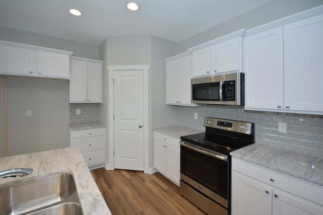 5447 Rowling Dr in Ames, IA - Building Photo - Building Photo