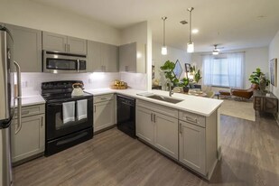 4858 Westpark Dr in Houston, TX - Building Photo