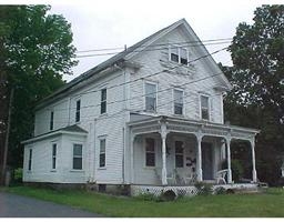 41 School St in Middleboro, MA - Building Photo