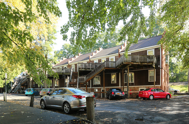 1 Cottage Row in Schenectady, NY - Foto de edificio - Building Photo