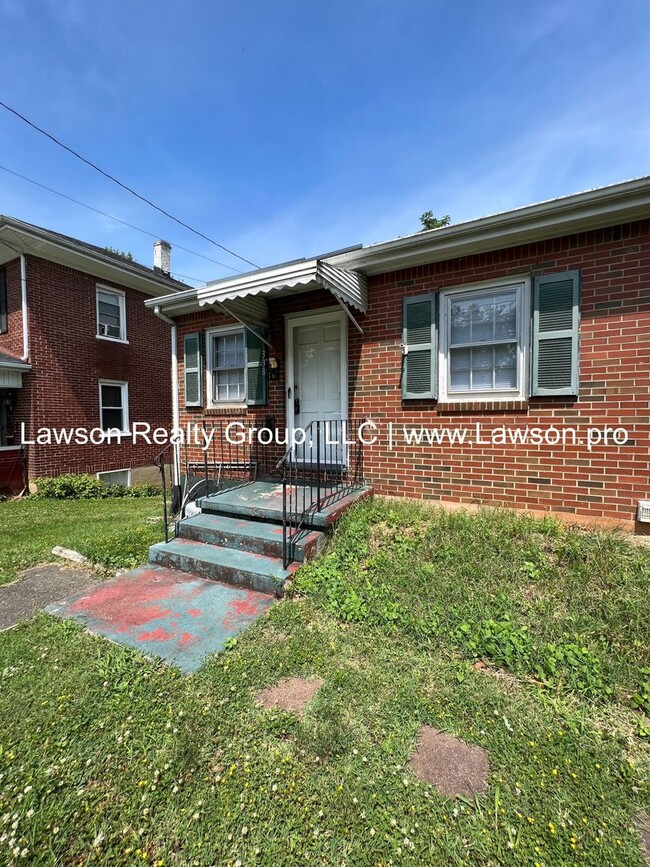 property at 338-340 Forest Hill Ave NE