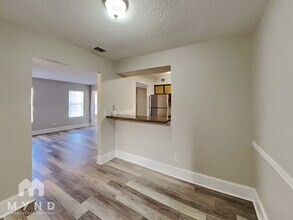 1407 Huntingdon Chase in Atlanta, GA - Foto de edificio - Building Photo