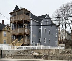 975 N Main St in Waterbury, CT - Building Photo