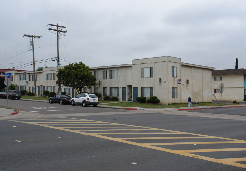 1325 Grove Ave in Imperial Beach, CA - Building Photo