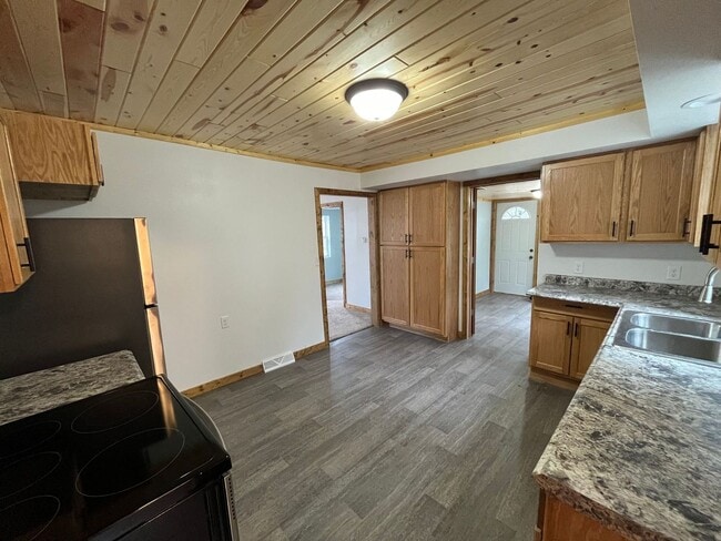 426 Vaughn St in Rhinelander, WI - Building Photo - Building Photo