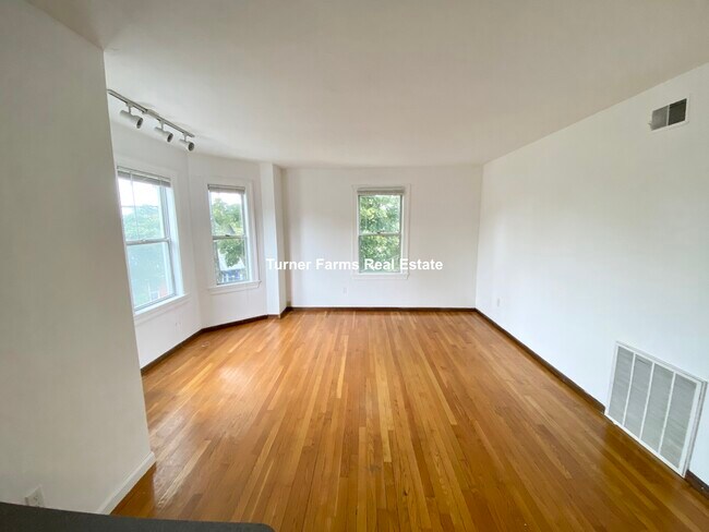 88 Sheridan St, Unit 4 in Boston, MA - Building Photo - Building Photo