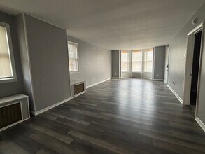 48 Ontario St, Unit 1F in Cohoes, NY - Building Photo - Building Photo