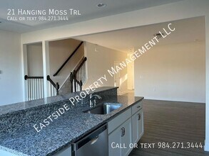 21 Hanging Moss Trl in Clayton, NC - Building Photo - Building Photo