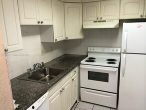 2775 Taft St in Hollywood, FL - Building Photo - Building Photo