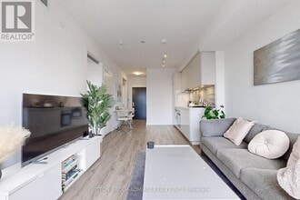 158 Front St E in Toronto, ON - Building Photo - Building Photo