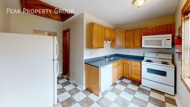 1366 Indianola Ave in Columbus, OH - Building Photo - Building Photo