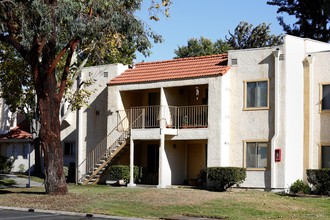 Sierra Vista Apartments in Lake Elsinore, CA - Building Photo - Building Photo