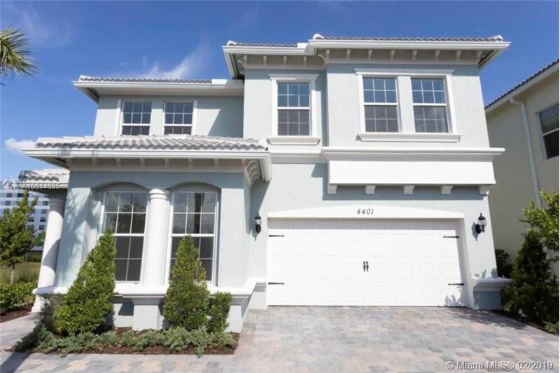 4401 Large Leaf Ln in Hollywood, FL - Building Photo