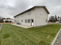 411 W Poplar St in Waterville, WA - Foto de edificio - Building Photo