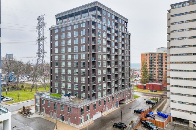 The Brock in Burlington, ON - Building Photo - Building Photo