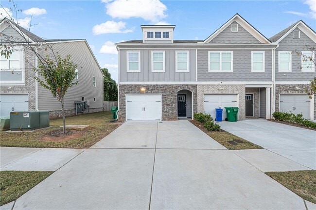 property at 5820 Calle Vis Dr
