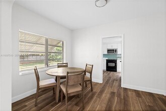 27 NW 21st St in Homestead, FL - Building Photo - Building Photo