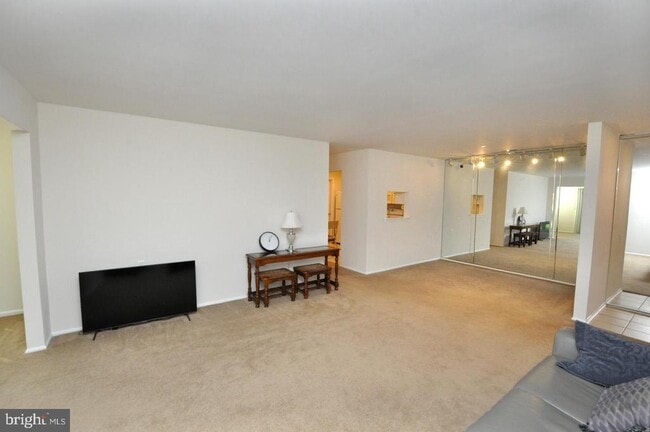 29 Village Ln in Mount Laurel, NJ - Building Photo - Building Photo