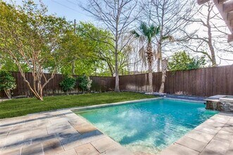 5454 Vickery Blvd in Dallas, TX - Building Photo - Building Photo