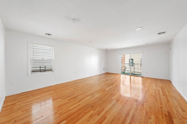 83 Oxford Ave in Jersey City, NJ - Building Photo - Building Photo