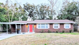 4646 Martingale Rd in Jacksonville, FL - Building Photo