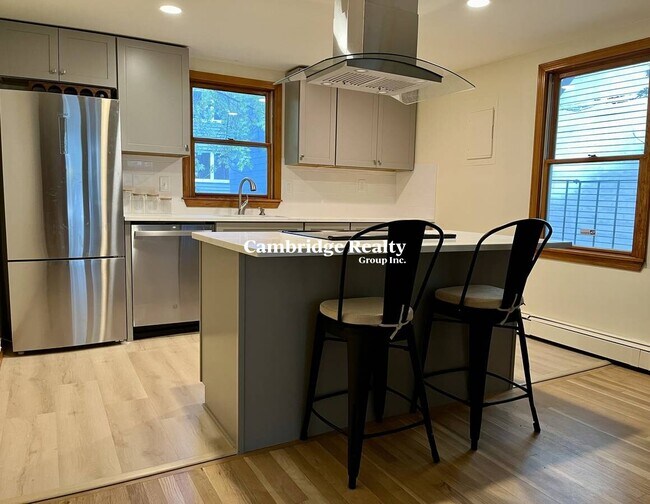 500 Green St, Unit 2A in Cambridge, MA - Building Photo - Building Photo