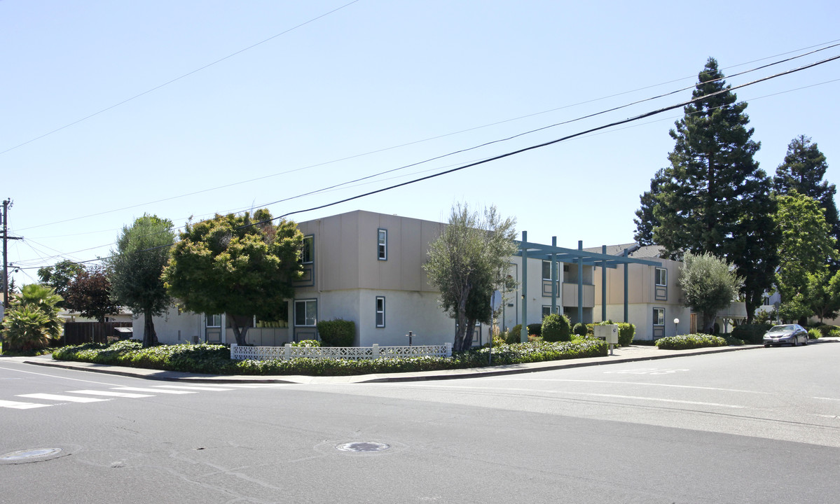 Robin Plaza in Santa Clara, CA - Building Photo