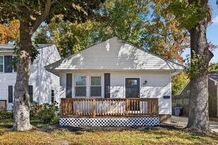 830 Westwood Ave in Hampton, VA - Building Photo