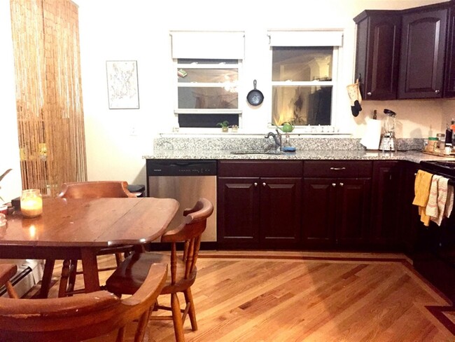 95 Perkins St, Unit 2 in Somerville, MA - Building Photo - Building Photo