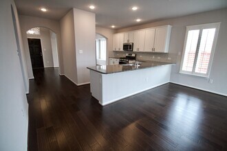 383 Leadtree Loop in Mustang Ridge, TX - Foto de edificio - Building Photo