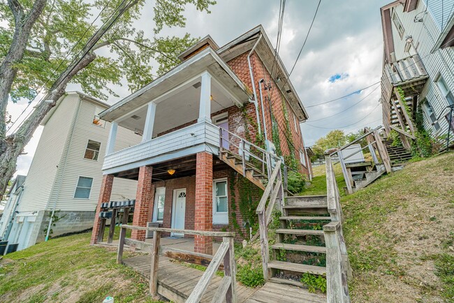 719 Naomi St in Morgantown, WV - Foto de edificio - Building Photo