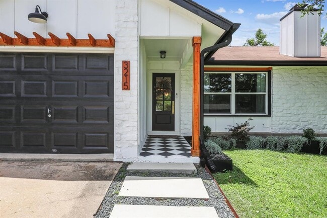 property at 3215 Plantation Rd