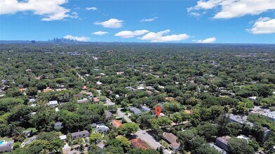 660 NE 121st St in Biscayne Park, FL - Building Photo - Building Photo