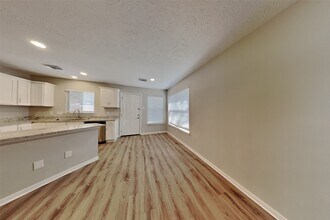 4935 Pecan Grove Dr in Pearland, TX - Building Photo - Building Photo