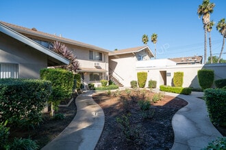 3101-3105 Quartz Ln in Fullerton, CA - Building Photo - Primary Photo