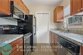 204 NE 10th Ave in Fort Lauderdale, FL - Building Photo - Building Photo