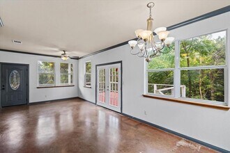 15306 Oklahoma St in Austin, TX - Foto de edificio - Building Photo