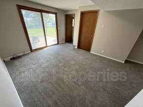 1910 S 5th St in Beatrice, NE - Building Photo - Building Photo