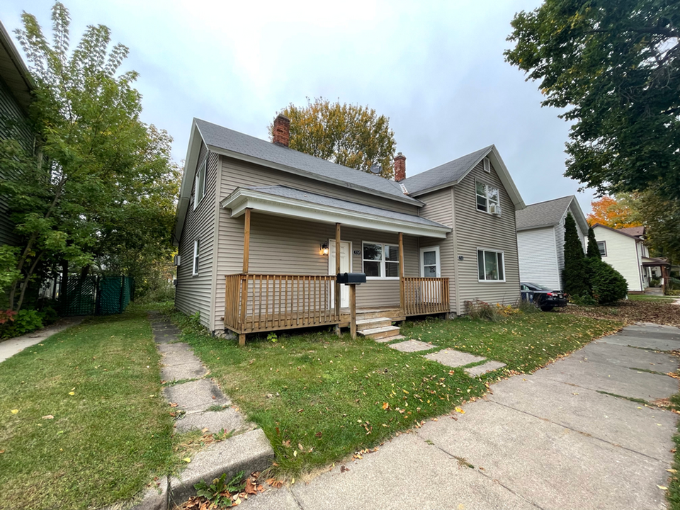 714-716 Chicago Ave in Wausau, WI - Building Photo
