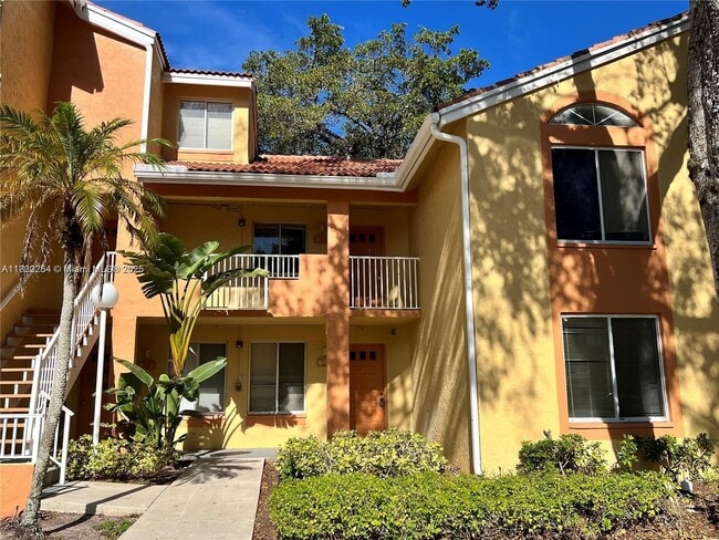 937 Coral Club Dr in Coral Springs, FL - Building Photo - Building Photo